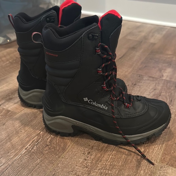 Columbia Black Rain & Snow Boots with Waterproof Material and Chunky Sole - Picture 6 of 8